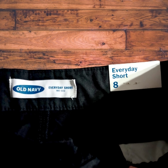 Old Navy Black Shorts - Picture 8 of 8